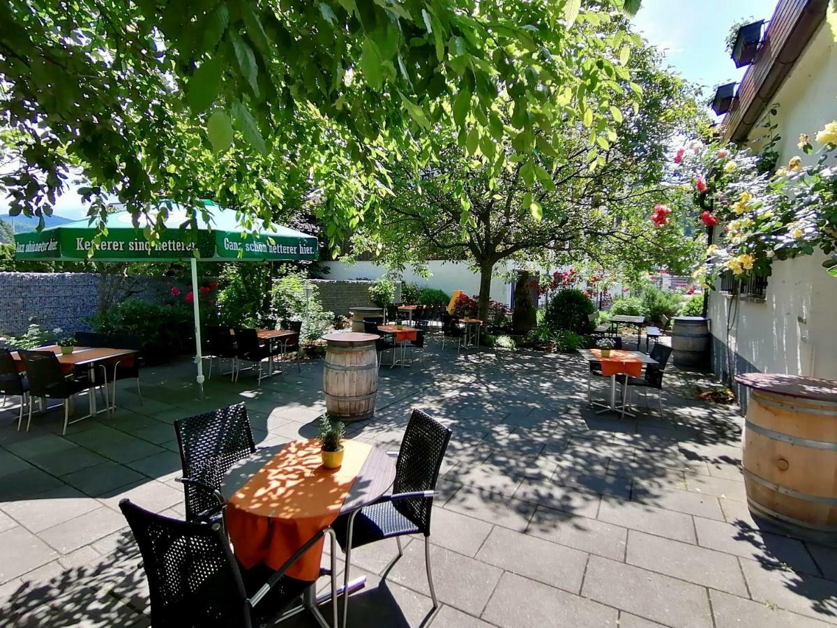Hotel-Gasthaus Zur Eiche เฮาซาค ภายนอก รูปภาพ