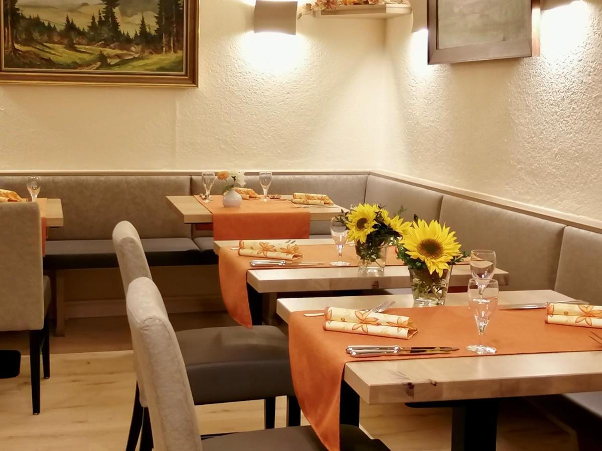 Hotel-Gasthaus Zur Eiche เฮาซาค ภายนอก รูปภาพ